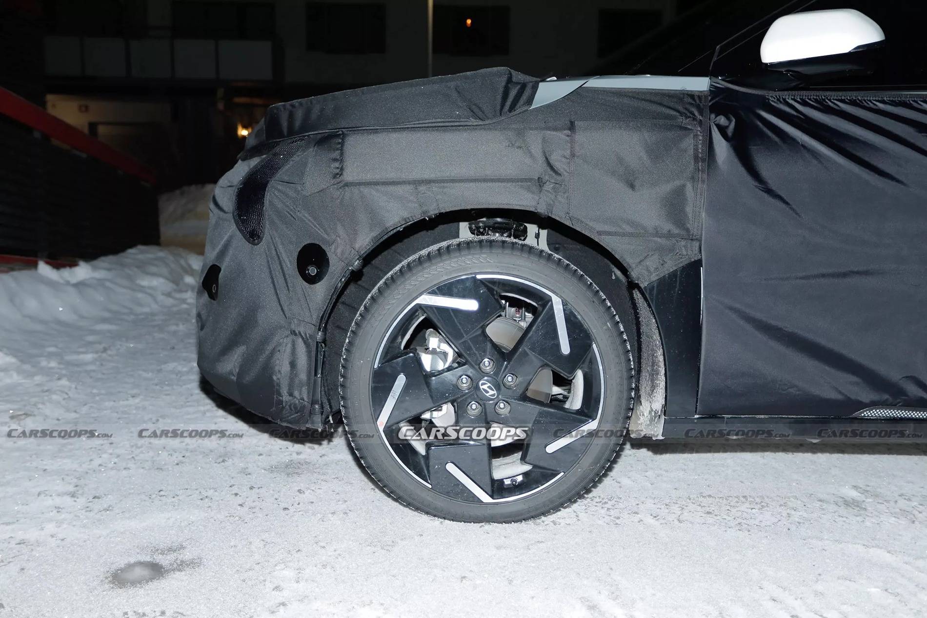 Kia EV3 EV3 GT Dual-Motor Performance Model Spied! Kia-EV3-GT-spy-shots-00001