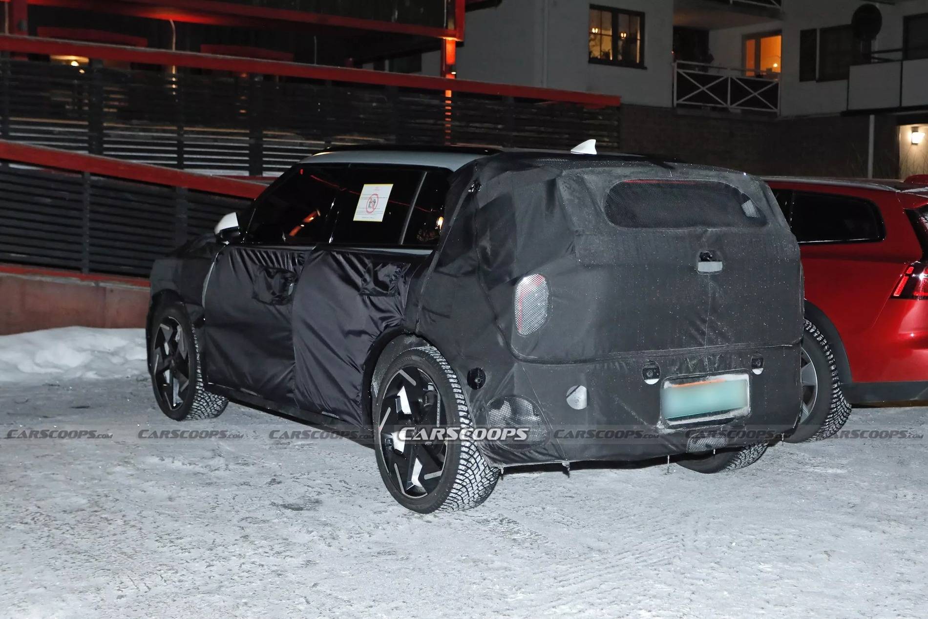 Kia EV3 EV3 GT Dual-Motor Performance Model Spied! Kia-EV3-GT-spy-shots-00017